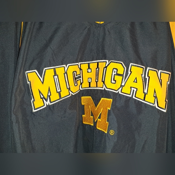 Vintage NCAA Michigan university Wolverines Starter Jacket - Picture 6 of 11